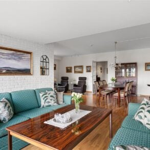 Helline.fr is a distinctive lifestyle brand that brings together women’s fashion and home décor in one inspiring online destination. Known for its elegant style and attention to detail, Helline offers products designed to enhance both your wardrobe and your living space.