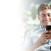 Przedsiębiorca korzystający ze smartfona chronionego przez Bitdefender