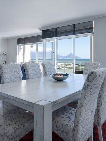 Your home is your sanctuary, a place where comfort, style, and personality come together to create a space that reflects who you are. Whether you’re looking to refresh your living room, update your bedroom, or find the perfect furniture for any room in your home, Furniture in Fashion offers a wide selection of trendy and affordable furniture that can help transform your living space. At Furniture in Fashion, we believe that achieving a stylish home shouldn’t come with a hefty price tag. With an extensive range of high-quality, modern designs at competitive prices, you can easily give your home a makeover without breaking the bank. Here’s how you can transform your home with the latest trends and affordable furniture pieces from Furniture in Fashion.