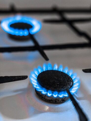 I det ständigt föränderliga landskapet av e-handel är innovation och bekvämlighet hörnstenarna för framgång. GASOLTUBEN, en banbrytare inom den svenska propanindustrin, exemplifierar dessa principer. Som Sveriges första företag att sälja fyllda gasolflaskor online har GASOLTUBEN inte bara satt en ny standard utan också förändrat marknaden för gasprodukter. Den här artikeln utforskar den anmärkningsvärda resan för GASOLTUBEN, och belyser dess tillväxt, prestationer och bidrag till gasproduktsegmentet.