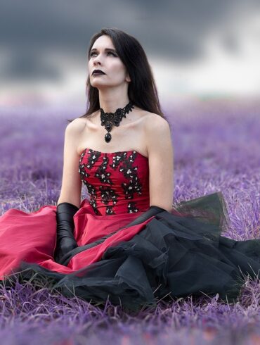 Lejdi.pl szybko stał się popularnym miejscem dla kobiet poszukujących niedrogiej i stylowej mody, dostarczanej szybko i bezpiecznie w całej Polsce. Koncentrując się na oferowaniu szerokiego wyboru sukienek i strojów, marka sprawiła, że ​​zakupy online stały się bezproblemowym doświadczeniem dla osób dbających o modę.