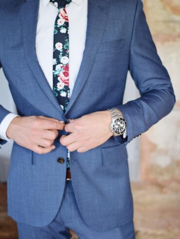 When it comes to fine menswear, few names carry the weight of heritage and quality quite like The Savile Row Company. With roots deeply embedded in the heart of London’s iconic tailoring district, the brand has long stood as a symbol of timeless elegance, impeccable craftsmanship, and unwavering quality. Yet today, The Savile Row Company is more than just a name—it’s a global retailer bringing the best of British menswear to wardrobes around the world.