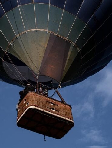 Embarking on your first hot air balloon flight with Virgin Balloon Flights is an experience like no other. As the UK's leading provider of hot air balloon adventures, Virgin Balloon Flights offers an unparalleled opportunity to float gracefully above the picturesque landscapes of Britain. Whether you're marking a special occasion or simply seeking an unforgettable adventure, here’s a guide to what you can expect on your maiden voyage into the skies.