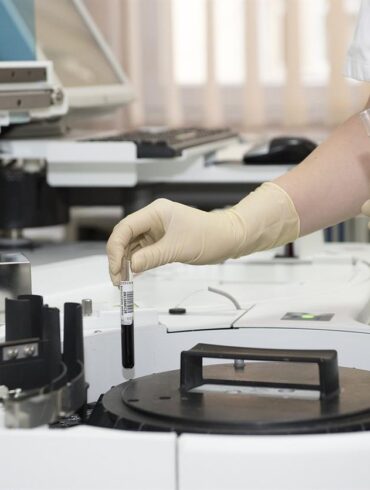 I dagens snabba värld tar hälsan ofta tillbaka tills en kritisk fråga uppstår. Werlabs, ett banbrytande hälsoteknikföretag baserat i Sverige, inser behovet av proaktiv hälsoledning och revolutionerar sättet vi närmar oss medicinsk diagnostik med sina bekväma hemtesttjänster. Detta innovativa tillvägagångssätt ger inte bara individer möjlighet att ta kontroll över sin hälsa utan markerar också en betydande förändring mot förebyggande hälsovård.