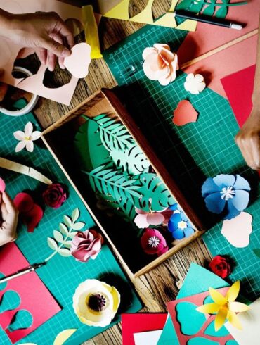 In the world of crafting, having the right tools and supplies can make all the difference between a project that feels like a chore and one that inspires pure creativity. Since its founding in 2019, INLOVEART has quickly become a trusted name for crafters of all kinds, offering a diverse range of high-quality products that fuel creativity and enhance crafting experiences. From the precision of cutting dies to the delicate art of quilling paper, INLOVEART has grown its product range to meet the needs of beginners, hobbyists, and professional crafters alike. What sets INLOVEART apart in a crowded marketplace is its unwavering commitment to offering not just tools and supplies, but a complete crafting experience that empowers creators to bring their imaginative ideas to life. Whether you're working on card-making, scrapbooking, home décor, or intricate paper crafts, INLOVEART provides everything you need to turn your creative vision into a tangible masterpiece.