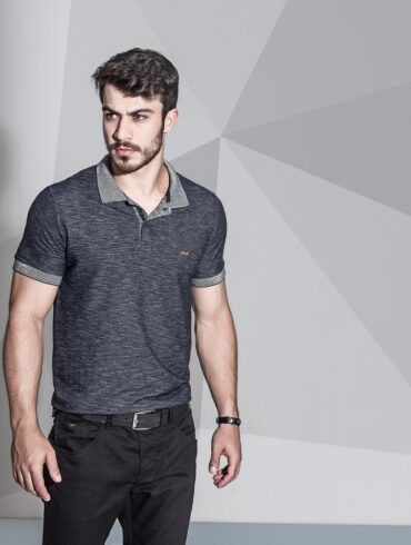 In today’s fast-moving world, the modern man needs a wardrobe that can keep up with every occasion—from casual weekends to smart nights out. That’s where Standout.co.uk comes in. As one of the UK’s leading online destinations for men’s fashion, Standout makes it effortless to transition from laid-back streetwear to polished smart casual—without sacrificing style, comfort, or budget. Whether you’re dressing for a city stroll, a pub lunch, or a business-casual meeting, Standout helps elevate your look with top-tier brands, curated collections, and on-trend essentials.