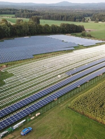 In today’s fast-paced world, where sustainability and mobility are more essential than ever, BLUETTI has emerged as a leader in renewable power solutions, catering to individuals who value flexibility and clean energy. Founded with a mission to provide eco-friendly energy alternatives, BLUETTI is transforming how people access power—whether at home, on the road, or during outdoor adventures. Through innovation and design, BLUETTI is revolutionizing portable energy solutions, making renewable power accessible to modern consumers living life on the go.