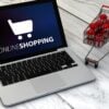 Quando si tratta di decorare e arredare la tua casa, trovare i pezzi perfetti può sembrare difficile, soprattutto se hai un budget limitato. Fortunatamente, un rivenditore online con sede in Italia noto per la sua vasta gamma di prodotti convenienti e di alta qualità, offre una soluzione pratica a questa sfida. Che tu stia cercando di rinfrescare il tuo soggiorno, aggiornare la tua cucina o creare un sereno rifugio in camera da letto, la vasta selezione di Costway può aiutarti a trovare proprio ciò di cui hai bisogno senza spendere una fortuna.In questa guida, ti mostreremo come navigare nel sito web di Costway per scoprire fantastiche offerte per ogni stanza della tua casa, dai mobili e decorazioni alle soluzioni di archiviazione e agli elementi essenziali per l'esterno. Immergiamoci ed esploriamo come acquistare in modo intelligente ed efficiente articoli per la casa eleganti ed economici.