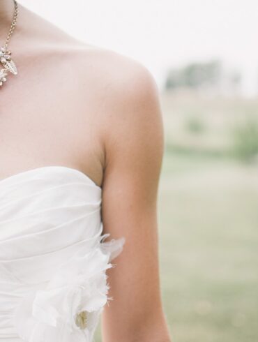 In un mondo in cui la produzione di massa spesso eclissa l'essenza dell'arte e dell'individualità, ATELIER VM si erge come un faro di lusso, artigianalità e design senza tempo. Questo illustre marchio italiano, celebrato per i suoi eccezionali gioielli artigianali, ha ridefinito il significato di creare pezzi di lusso che parlano sia di tradizione che di gusto contemporaneo. Con un impegno incrollabile per la qualità e l'innovazione, ATELIER VM si è ritagliato un posto distinto nel panorama mondiale della gioielleria, offrendo pezzi che non sono semplici ornamenti, ma espressioni di arte ed emozione.