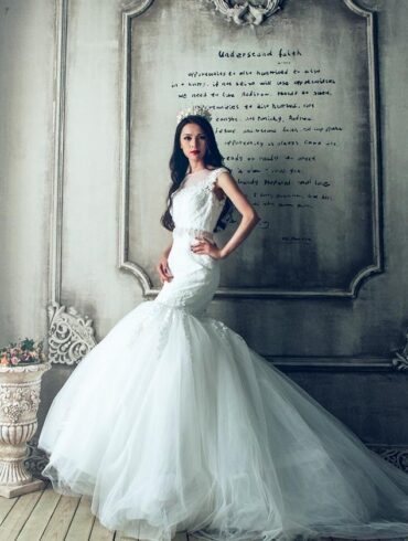 In the enchanting world of wedding gowns, where every stitch and sequin whispers tales of love and devotion, Bridelily.com emerges as a distinguished creator, crafting dreams into reality for countless brides across the United States. At Bridelily.com, the convergence of expert craftsmanship, high-quality materials, and innovative design breathes life into each dress, making it more than just attire—it becomes a cherished keepsake. Here’s an insight into the meticulous craftsmanship that defines Bridelily.com’s bridal collections.